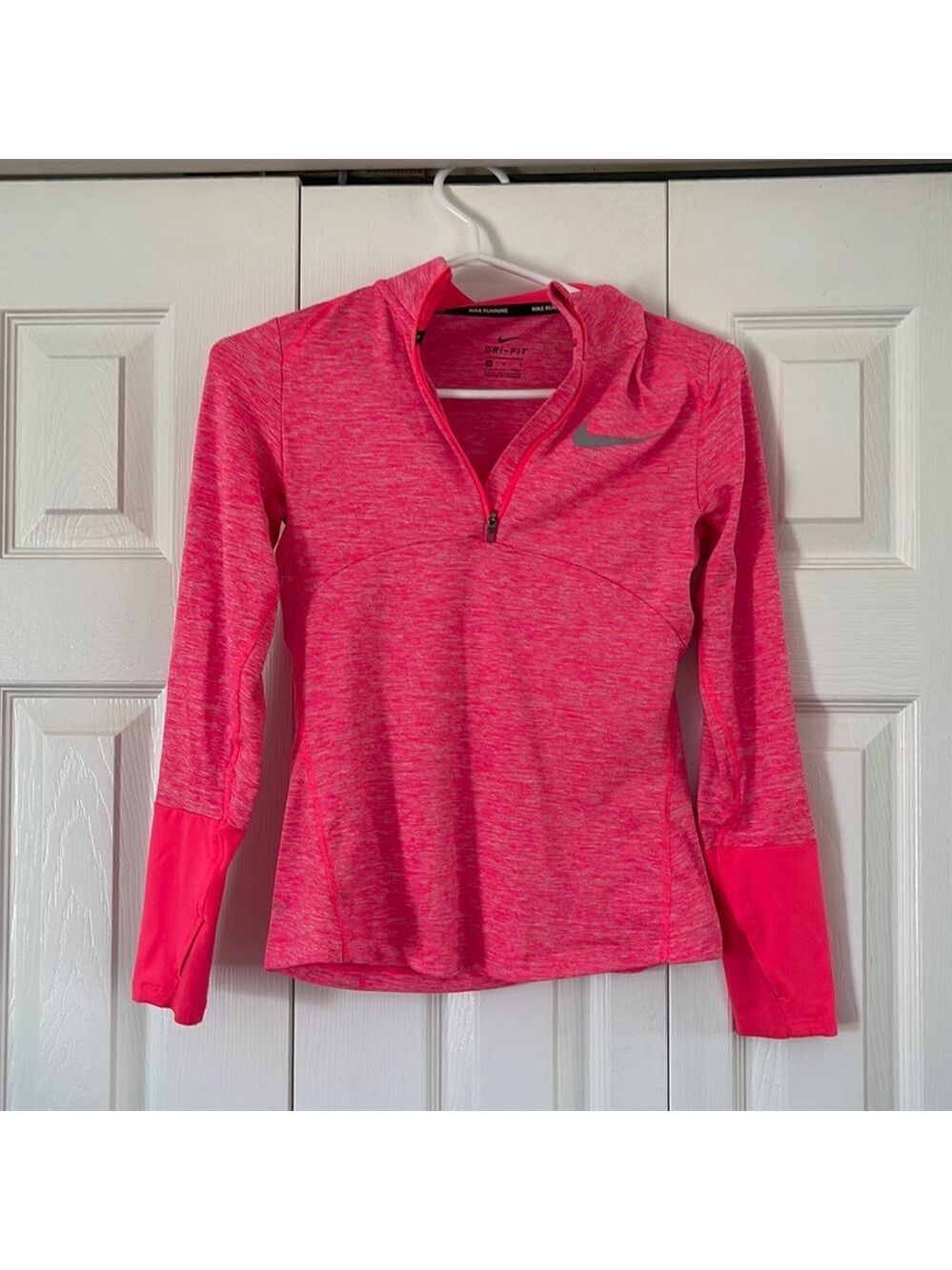 Nike Dri Fit Running Shirt With Thumbholes Size M❤️🔥❤️🔥